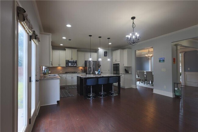 Building Photo - 3125 Pleasant Valley Trail