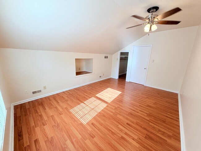 Building Photo - 2035 N Graham Ave