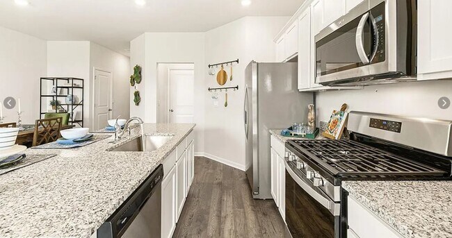 Building Photo - 733 Grovebury Ct