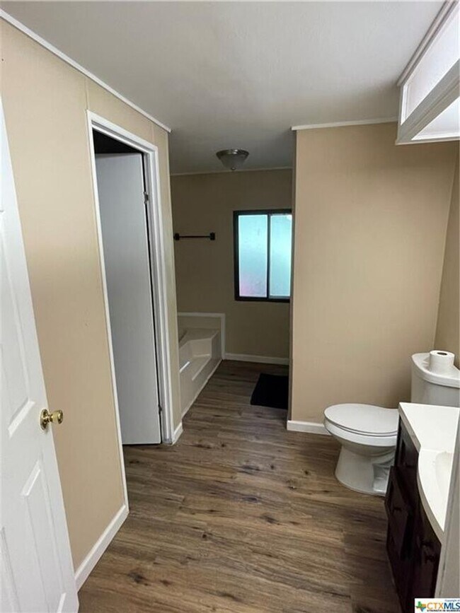 Building Photo - NEW ON MARKET /// RIVER FRONT CABIN AVAILABLE!!