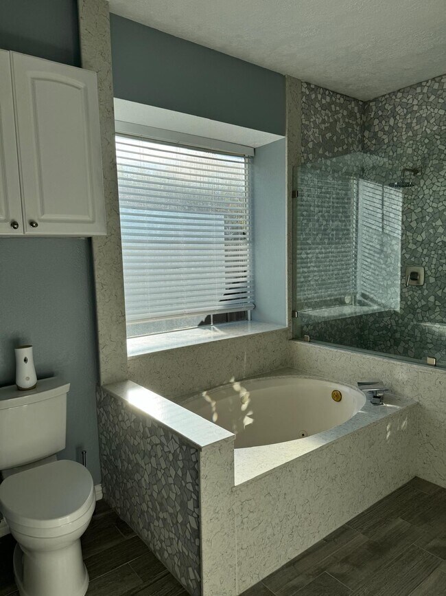 Building Photo - 1722 Evergreen Ln