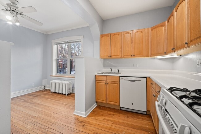 Building Photo - 2611 N Dayton St