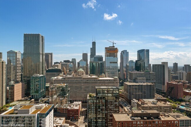 Building Photo - 303 W Ohio St