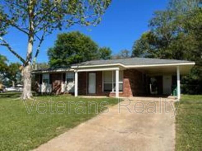 Primary Photo - 206 N Wilson Blvd