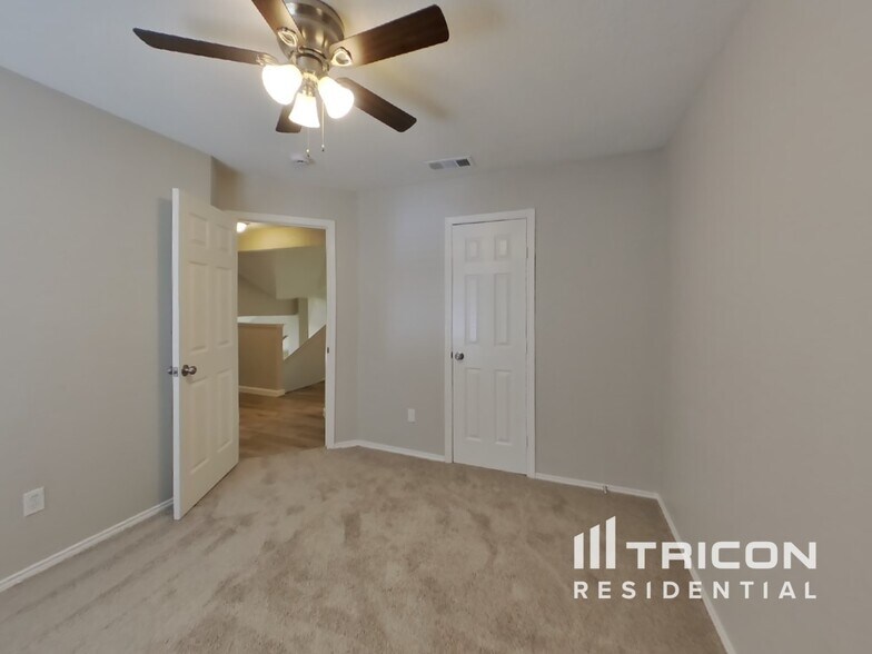 Building Photo - 1106 Castleman Dr