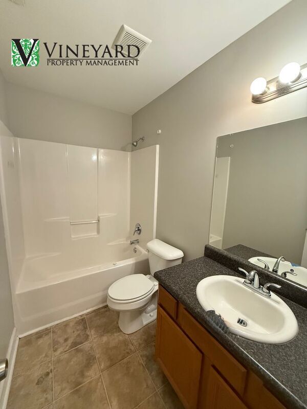 Building Photo - 17 Paige St