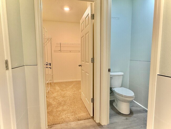 Building Photo - Spacious Home in Crystal Bay offering 4 bedrooms with upgrades throughout