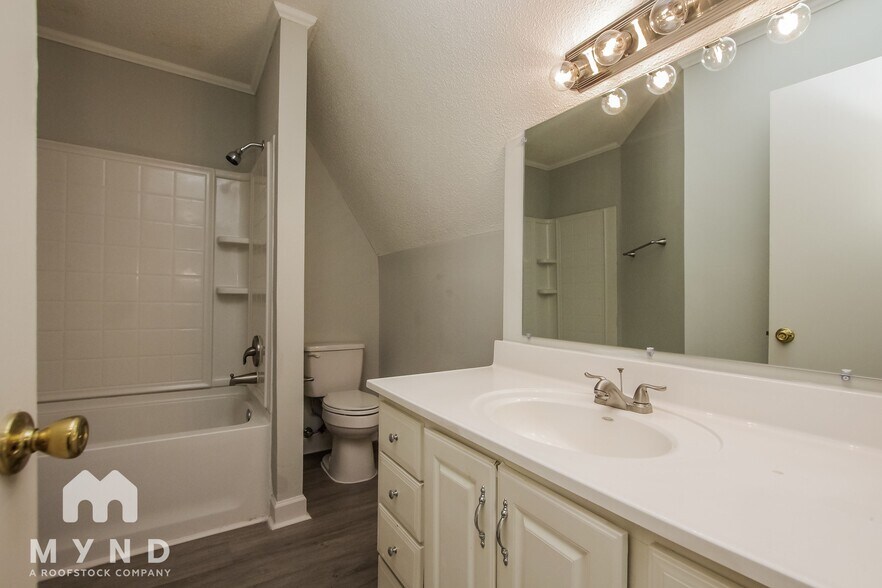 Building Photo - 12208 Rock Canyon Dr