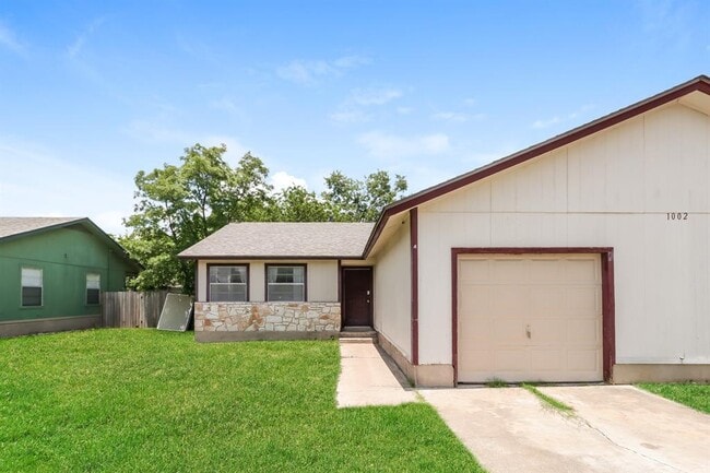 Primary Photo - 1002 Country Aire Dr