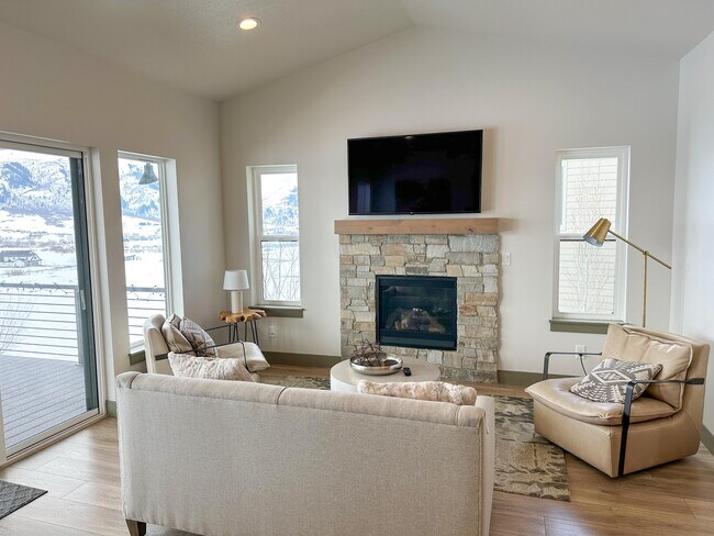 Building Photo - 4859 Bailey Ln