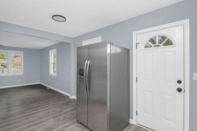 Building Photo - Fully Renovated 3-Bedroom Corner-Lot Gem Near Downtown Columbia & USC!