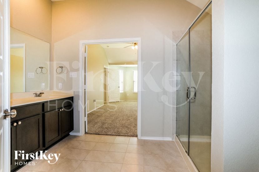 Building Photo - 334 Jewett Meadow Dr