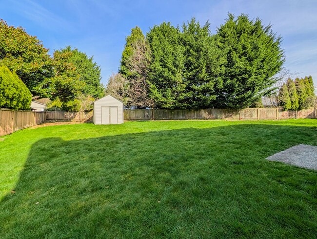 Building Photo - Tri-Level Home w/ Bonus Room, 2-Car Garage & Fenced Yard!