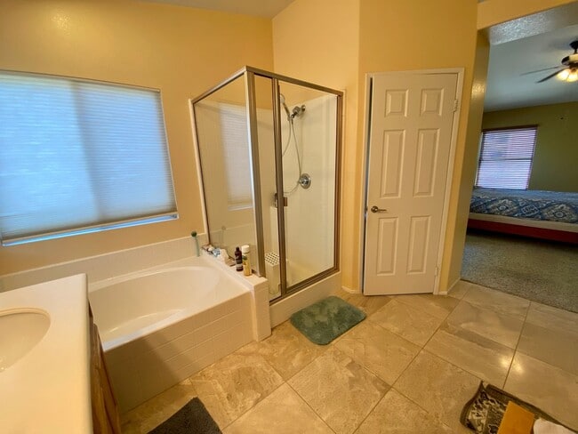 Building Photo - Scripps 3br plus loft garage yard granite kitchen TEXT 858-774-1574