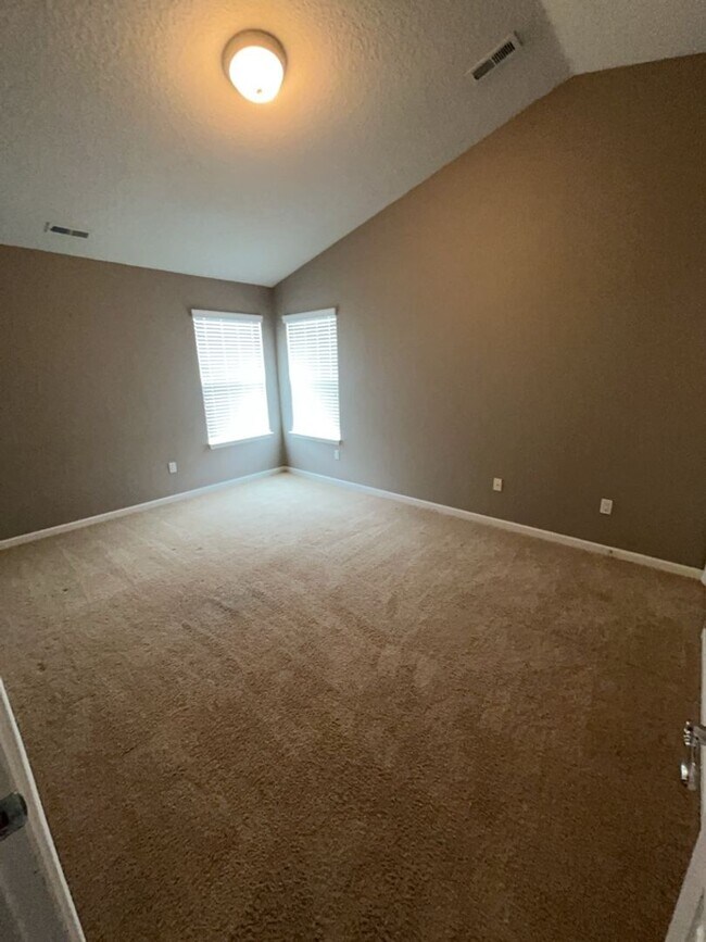 Building Photo - 10115 Avenida Vista Cerros NW