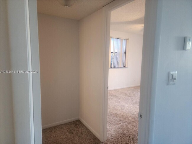 Building Photo - 8100 Geneva Ct