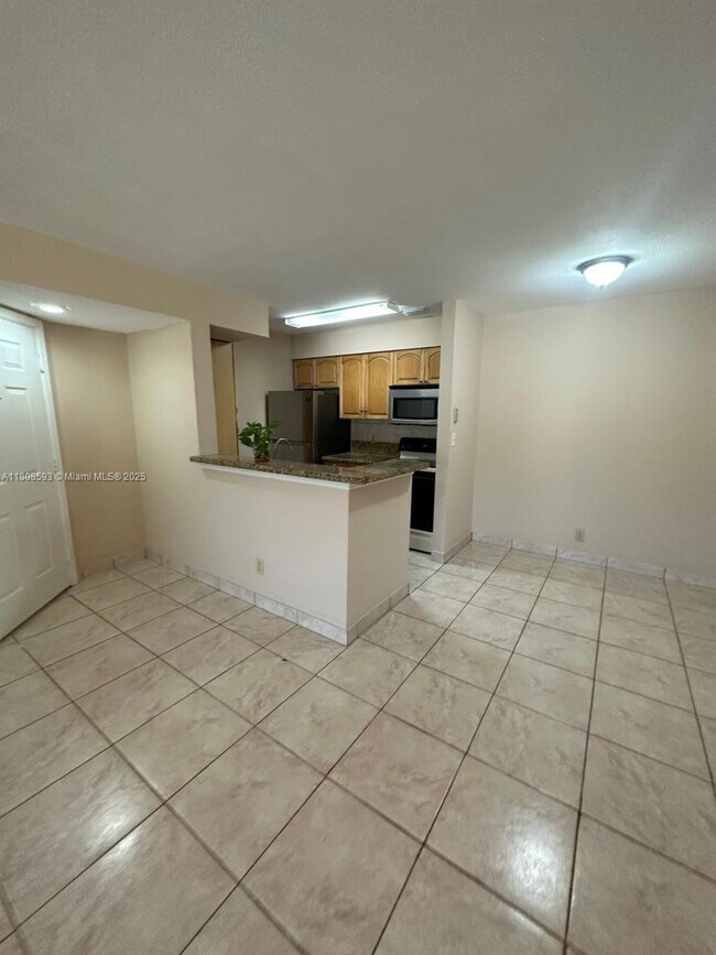 Building Photo - 2846 S University Dr