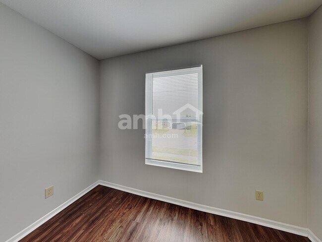 Building Photo - 1413 Dowell St