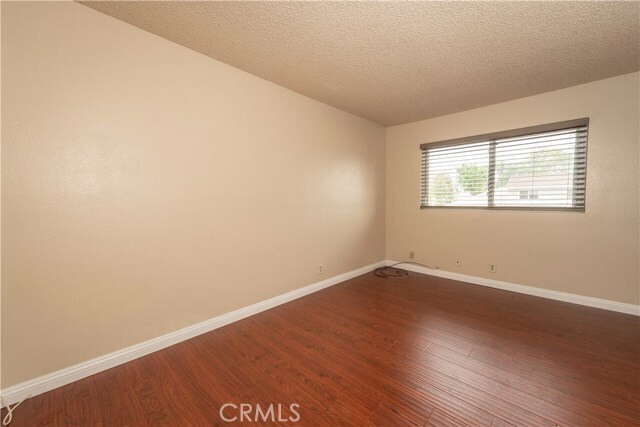 Building Photo - 1439 N Elderberry Ave