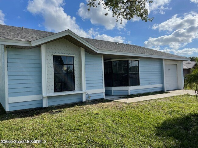 Primary Photo - 324 Emerson Dr NW