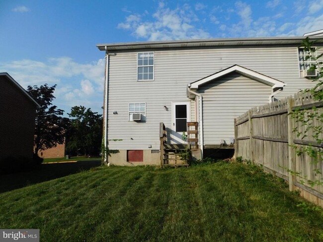 Building Photo - 230 Waterford Ln