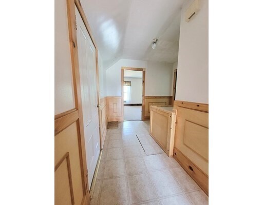 Building Photo - 33 Oak St