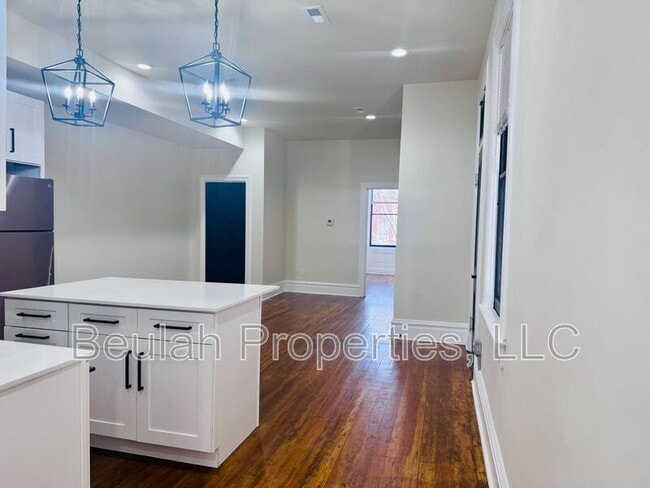 Building Photo - 1306 Sidney St