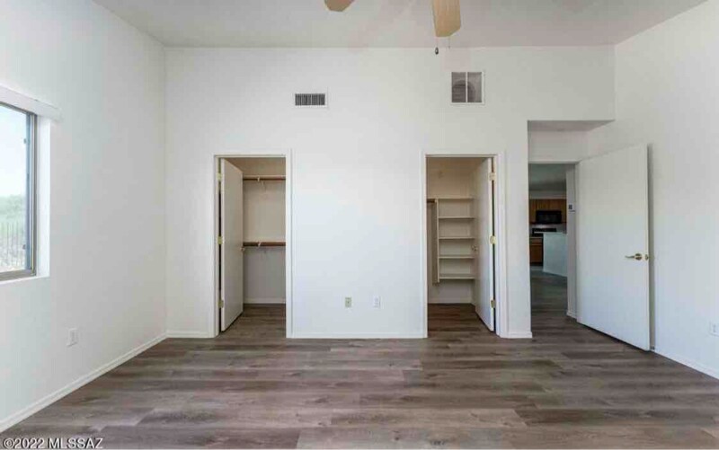 Building Photo - 667 S Painted River Way