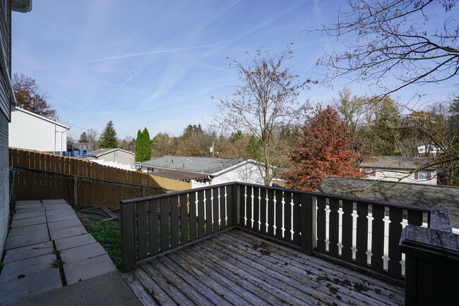 Building Photo - 256 Spring St