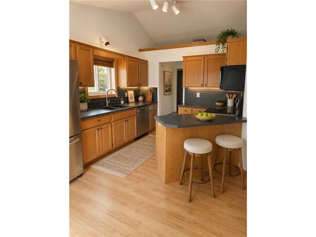 Building Photo - 5398 Kahler Dr NE