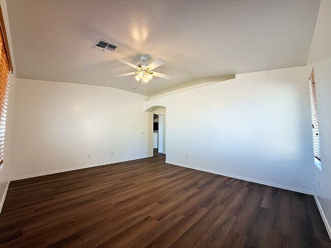 Building Photo - Beautiful Goodyear Home in Centerra – Spacious, Stylish & Move-In Ready!