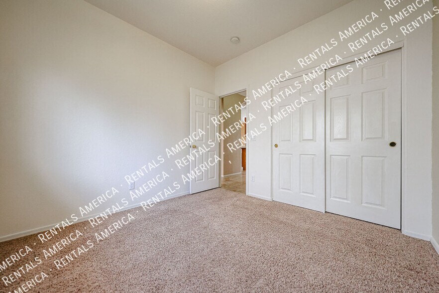 Building Photo - 3752 E Woodside Way