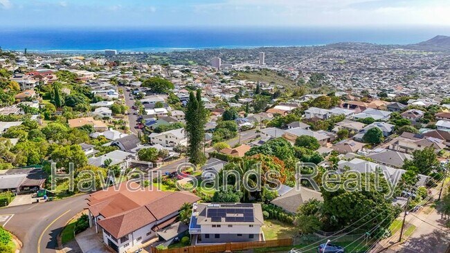 Building Photo - 4566 Sierra Dr