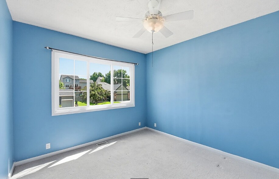 Building Photo - 18602 Leavenworth St