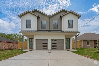 Building Photo - 7918 Parnell St