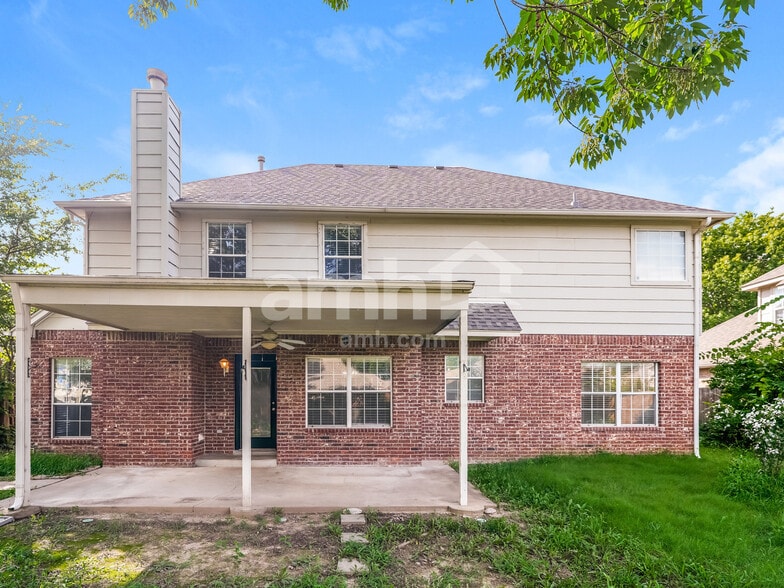 Building Photo - 513 N Sweet Gum Ave