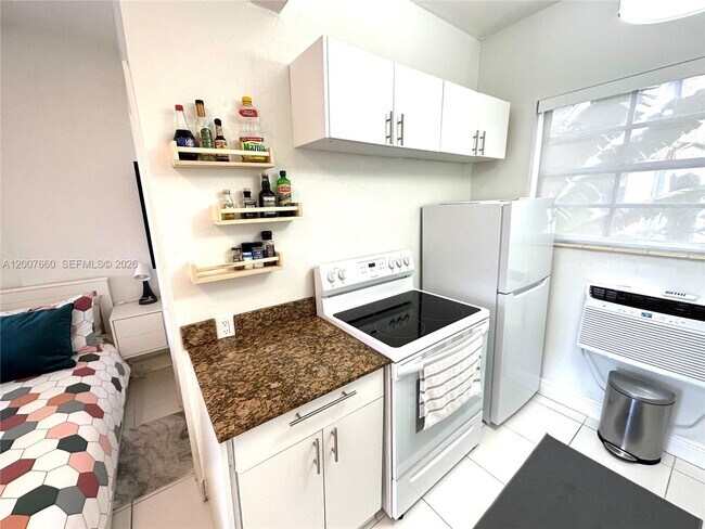 Building Photo - 1007 Meridian Ave