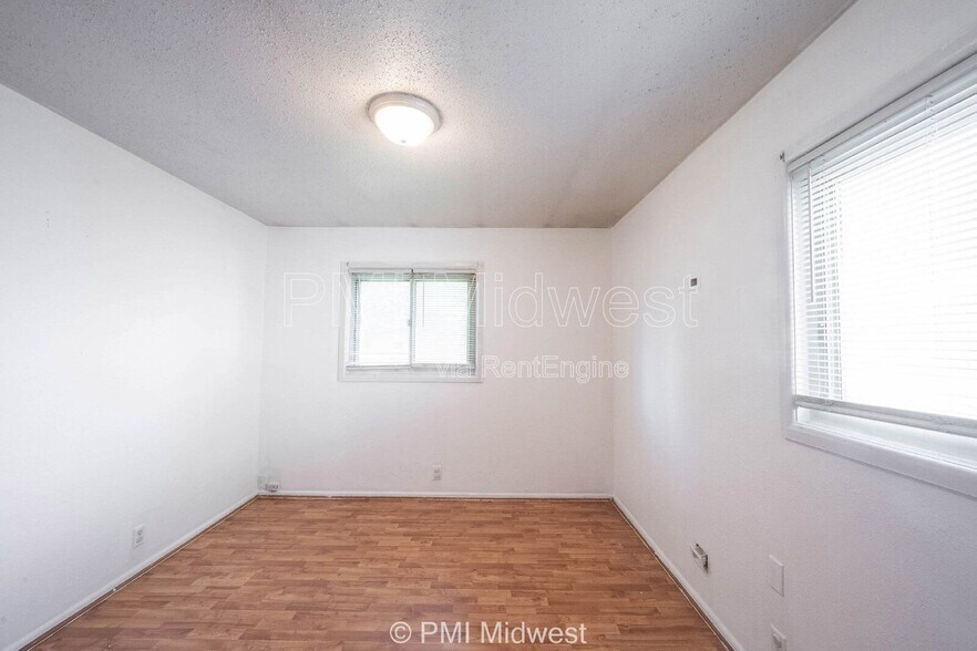 Building Photo - 8124 E 37th Pl