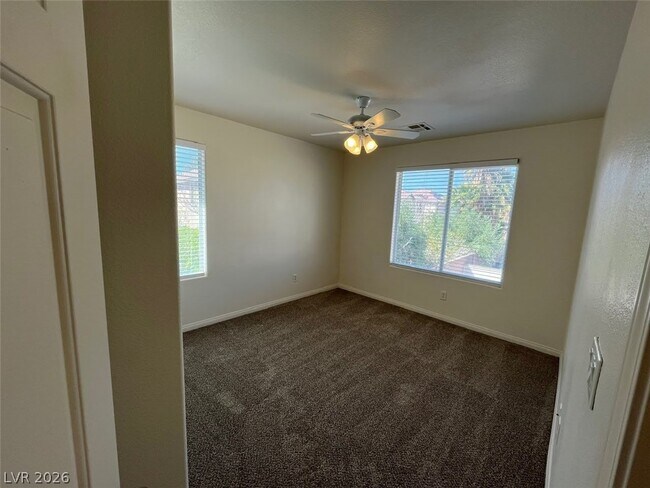 Building Photo - 1712 Newquay Commons Ave