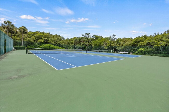 Building Photo - 801 S Ocean Dr