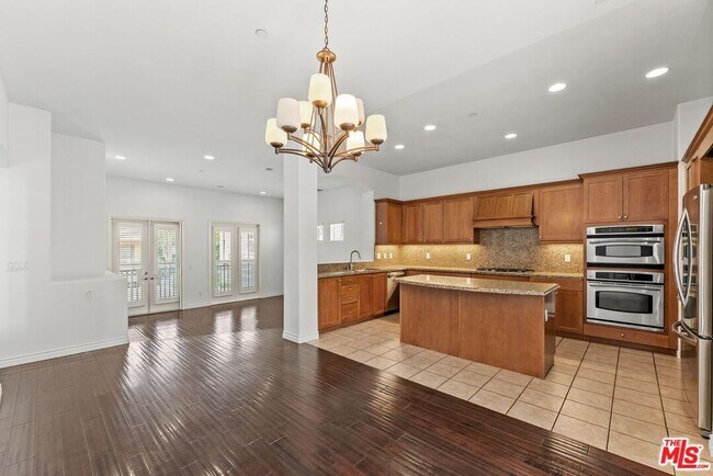 Building Photo - 5738 S Celedon Creek
