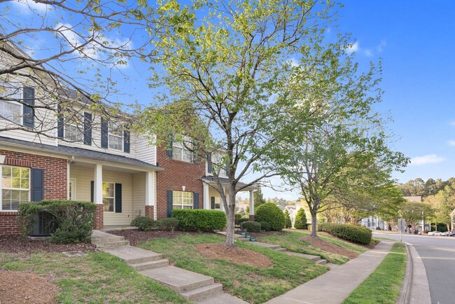 Building Photo - Beautiful 3 Bedroom 2.5 Bathroom Townhome ...