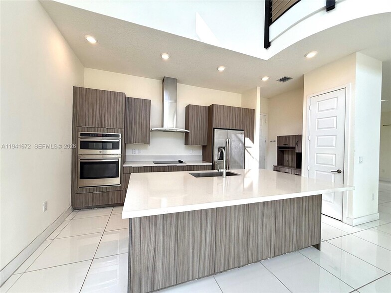 Building Photo - 8981 NW 154th Ter