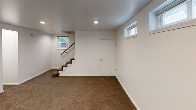 Building Photo - 1123 E 900 S