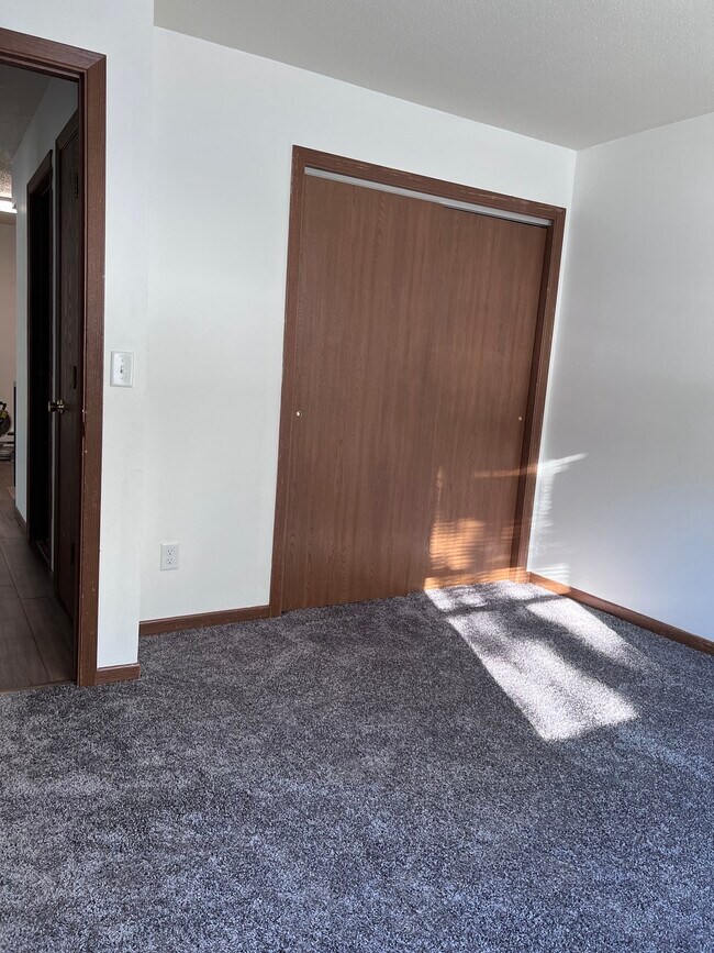 Building Photo - 2622 Nelson Dr Unit 2