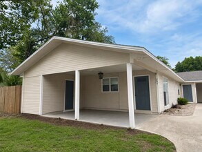 Building Photo - 287 Ruskin St