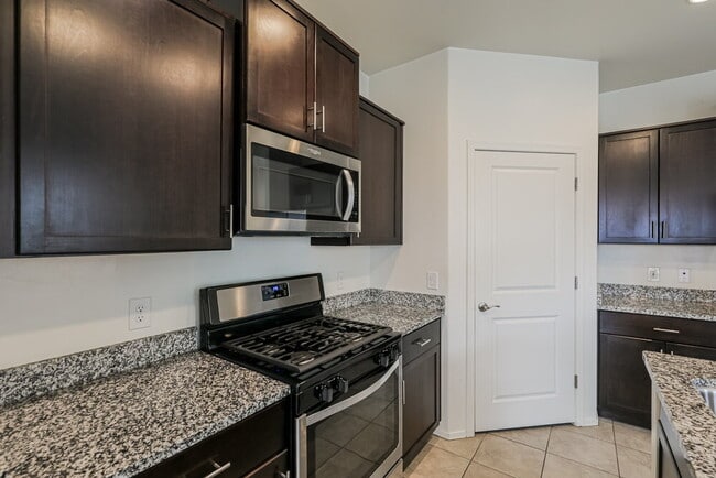 Building Photo - 11208 S Weismann Dr