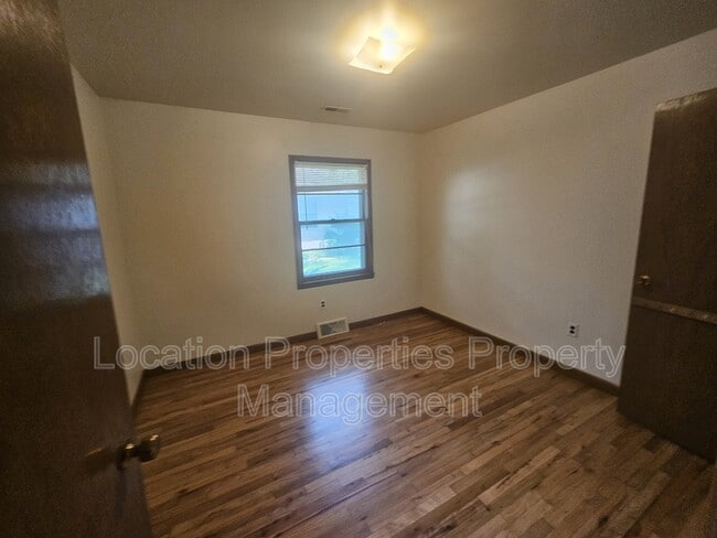 Building Photo - 1824 Missouri St