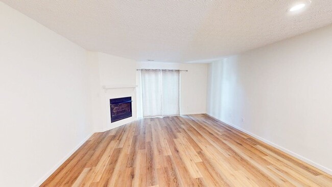 Building Photo - 4652 Shalers Dr