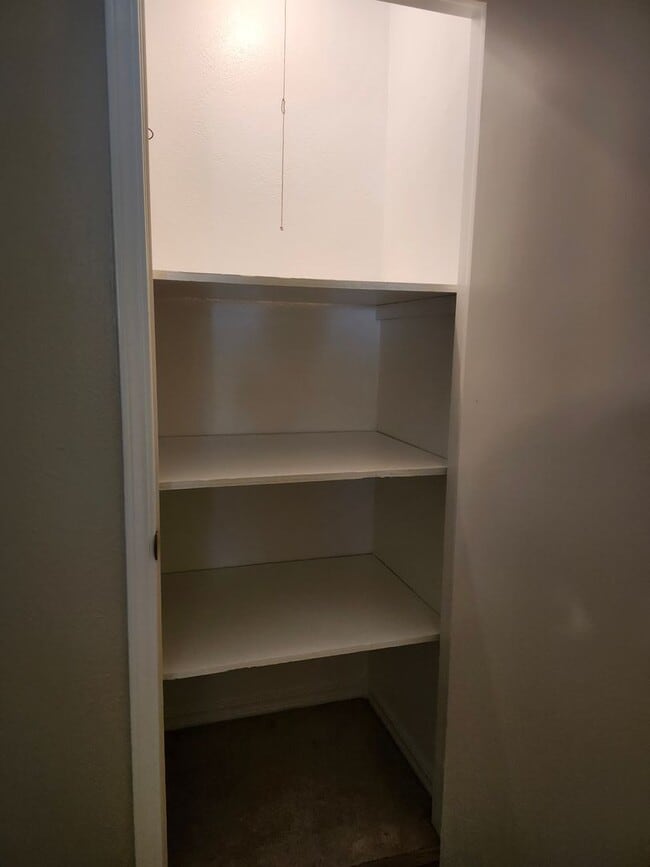 Building Photo - 1810 W 3rd Ct